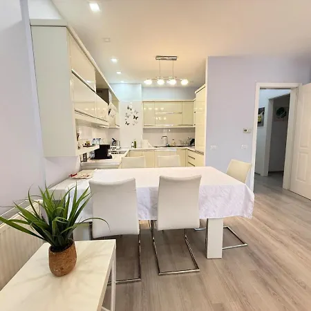 Florian Apartment1 Center *